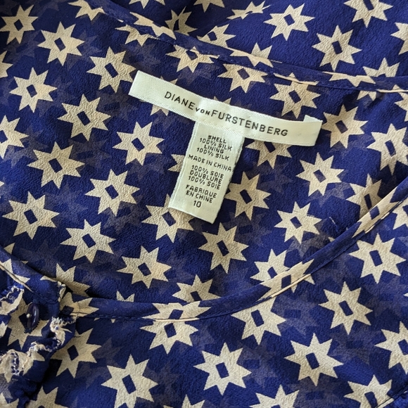 Diane von Furstenberg star print flutter sleeve silk top Navy Size 10 - Picture 8 of 12